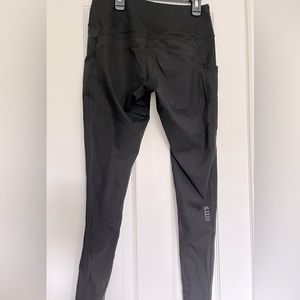 EUC 5.11 workout pant with two pockets